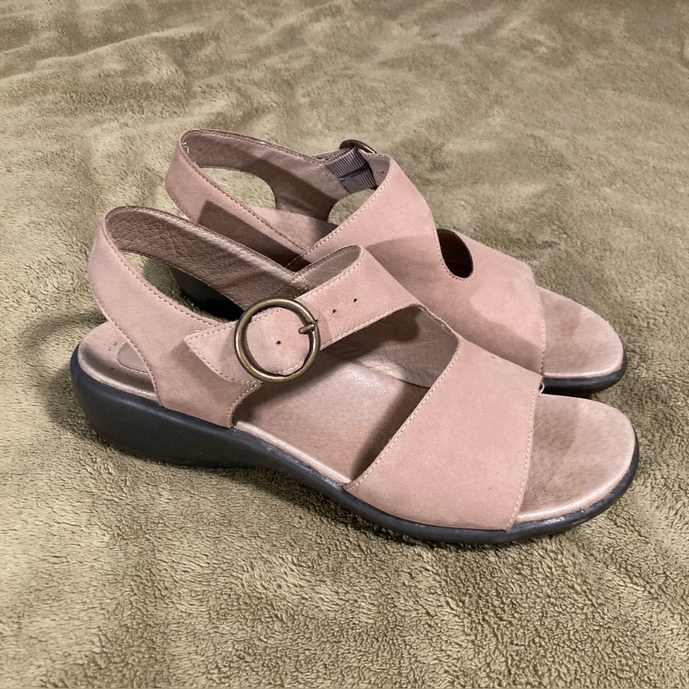 EUC Naturalizer Salsa Vintage 80s Sandals Leather Buckle Tan Size 8M